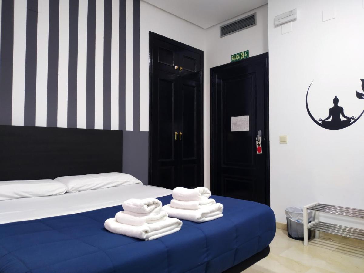 Flats Friends Plaza De La Reina Hotell Valencia Eksteriør bilde
