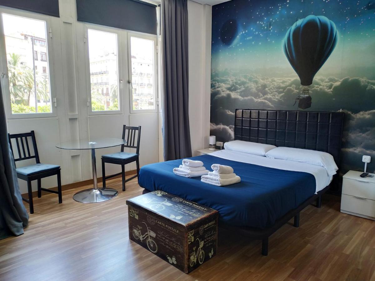 Flats Friends Plaza De La Reina Hotell Valencia Eksteriør bilde